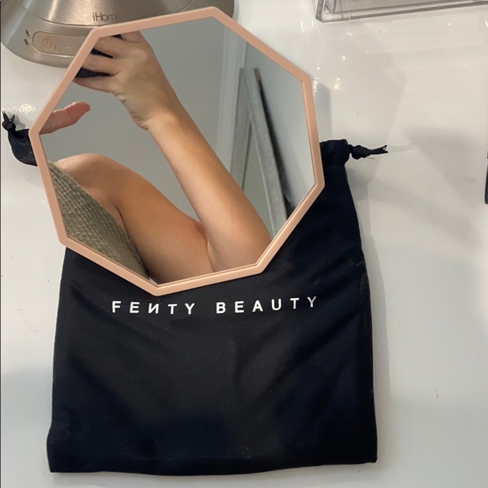 Fenty beauty mirror with carrying case